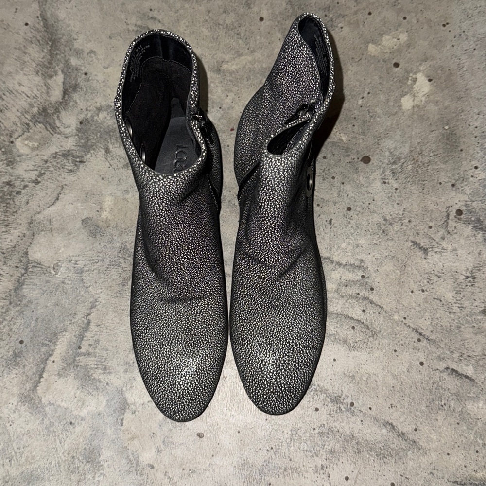 NWOT LOGO boots - Picture 2 of 4